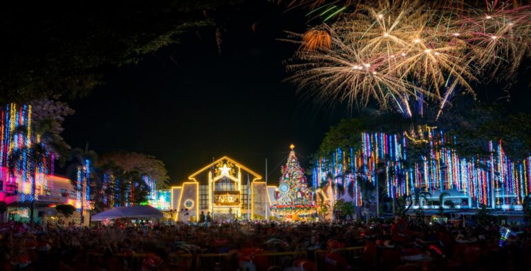 MUNTINLUPA CITY KICKS OFF THE HOLIDAY SEASON WITH GRAND CHRISTMAS TREE LIGHTING CEREMONY