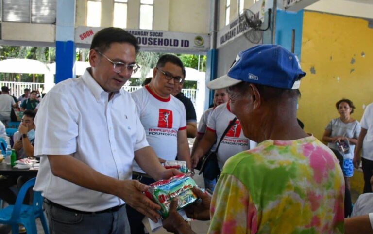 Muntinlupa City namigay ng libreng gamot para sa mga senior at bedridden