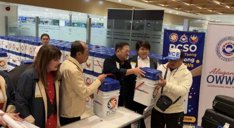 OWWA, PCSO “Bagong Taong Salubong OFWs Gift giving.. 