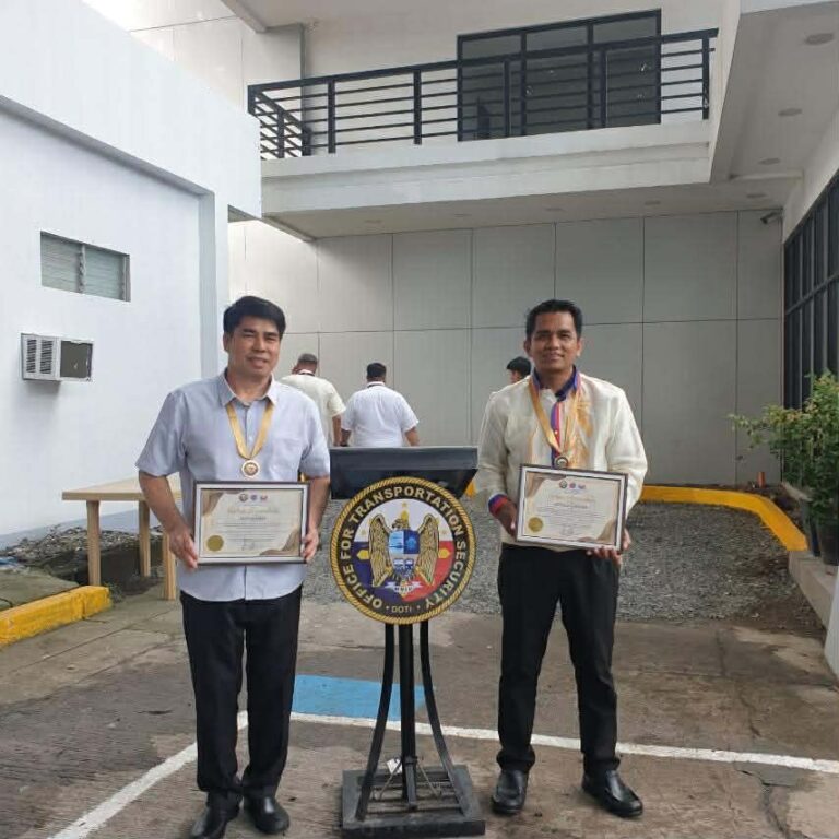 2 Honest airport personnel kinilala sa mga pag sasaoli ng mga naiiwan ng mga pasahero