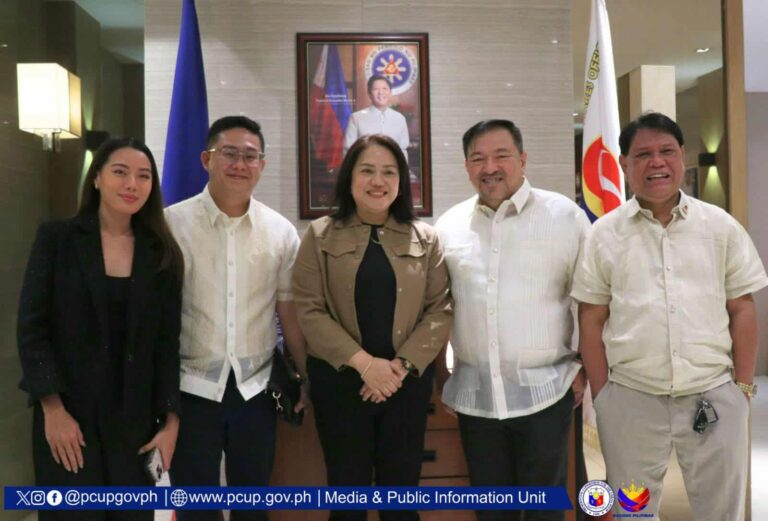 PCSO GM Robles tinangap ang award mula sa urban poor.