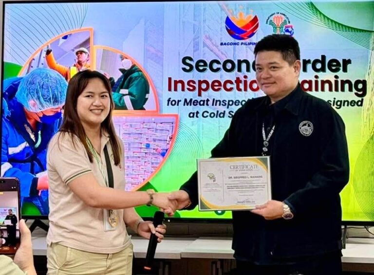 Dr Manaois awarded by NMIS during Agri Seminar