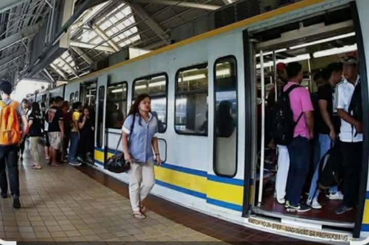Free LRT, MRT Rides on  Independence Day